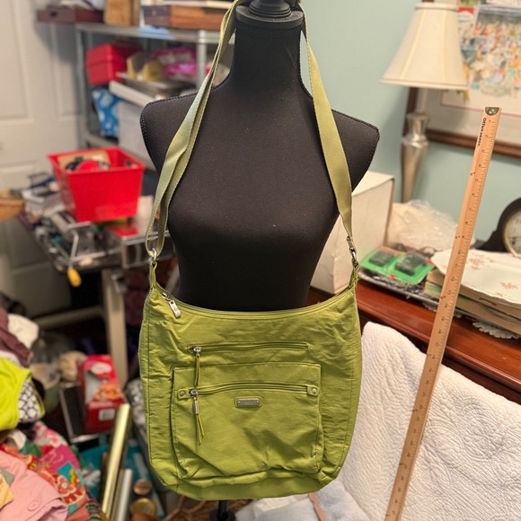 Baggallini Handbags - Baggallini Crossbody Shoulder Bag Green Nylon Multiple Pockets Adjustable Strap